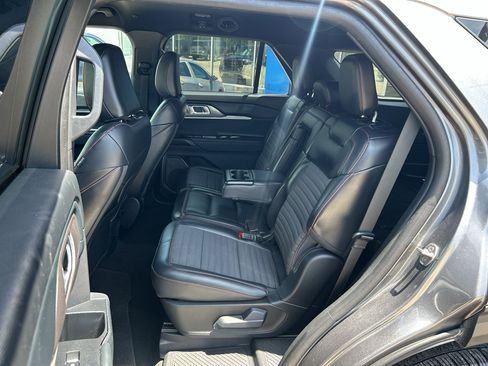 Used 2025 Ford Explorer ST-Line w/ ST-Line Street Pack AWD/4WD image 28