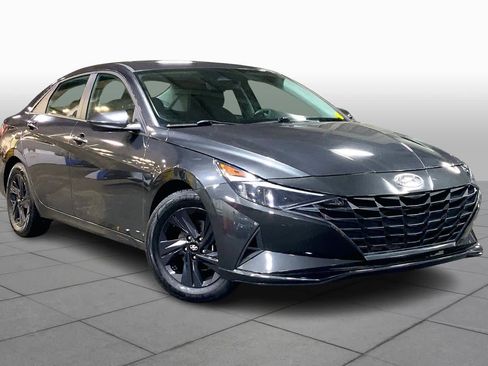 Used 2021 Hyundai Elantra SEL image 2