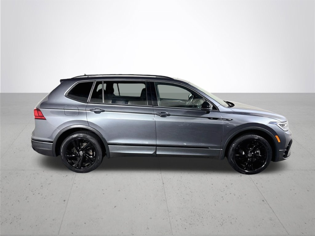 Certified 2023 Volkswagen Tiguan SE R-Line FWD image 6