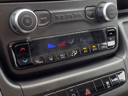 Used 2025 RAM ProMaster 1500 w/ Quick Order Package 22G SLT FWD image 19