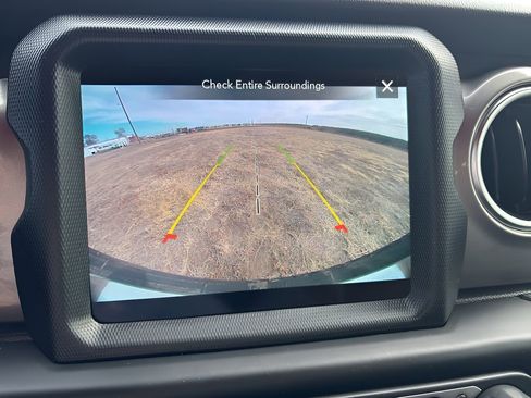 Used 2021 Jeep Wrangler Unlimited Sahara image 27