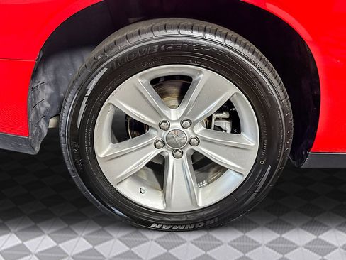 Used 2023 Dodge Challenger SXT image 31