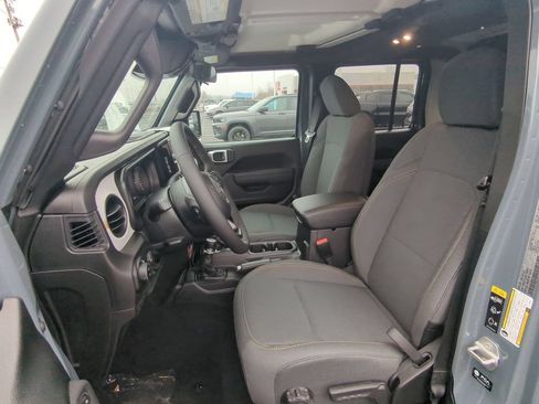 New 2026 Jeep Gladiator Sport AWD/4WD image 14