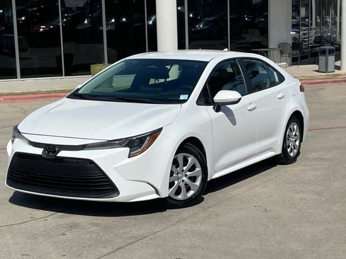 Used 2024 Toyota Corolla LE image 7