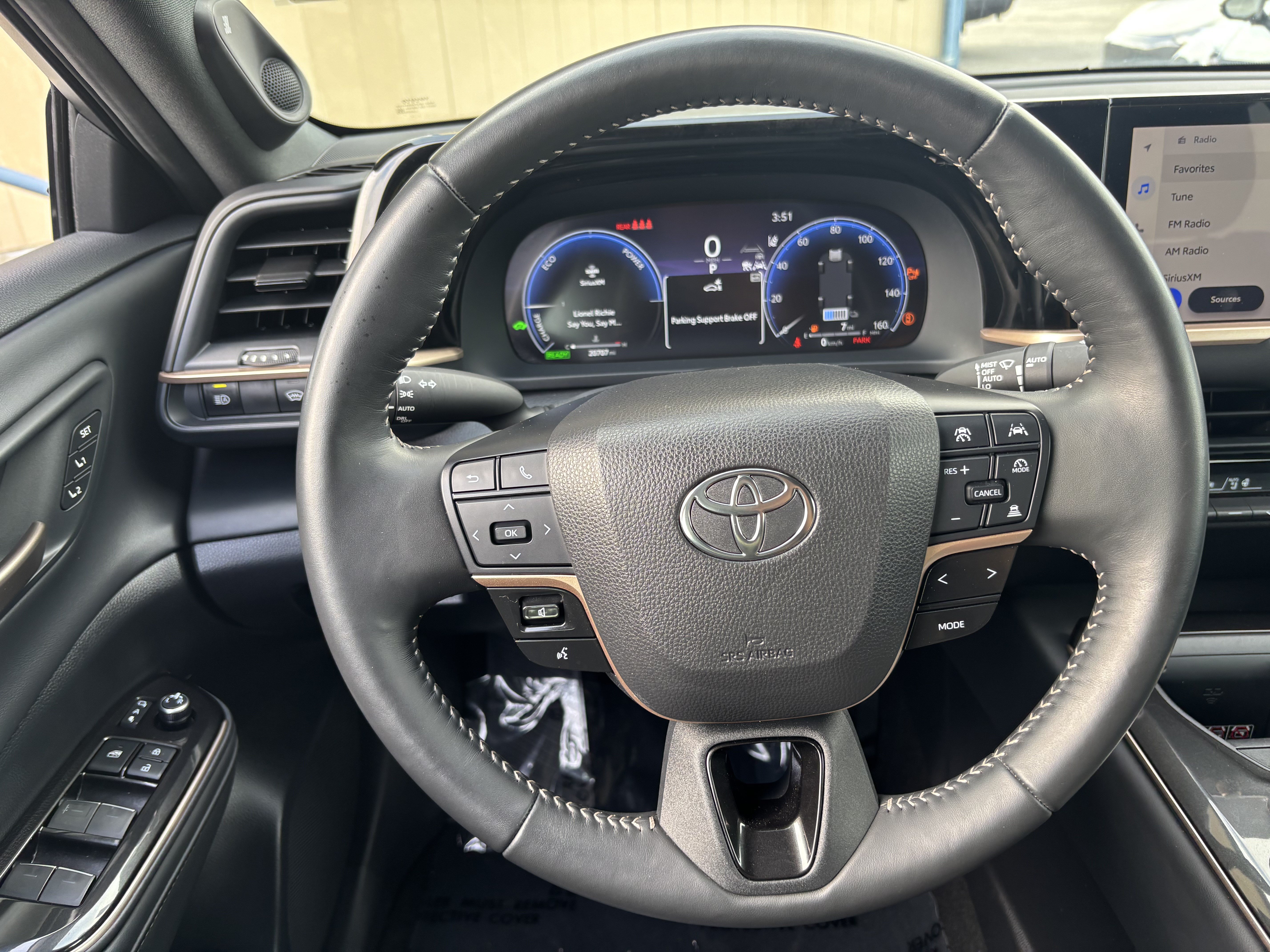 Used 2024 Toyota Crown AWD/4WD image 19