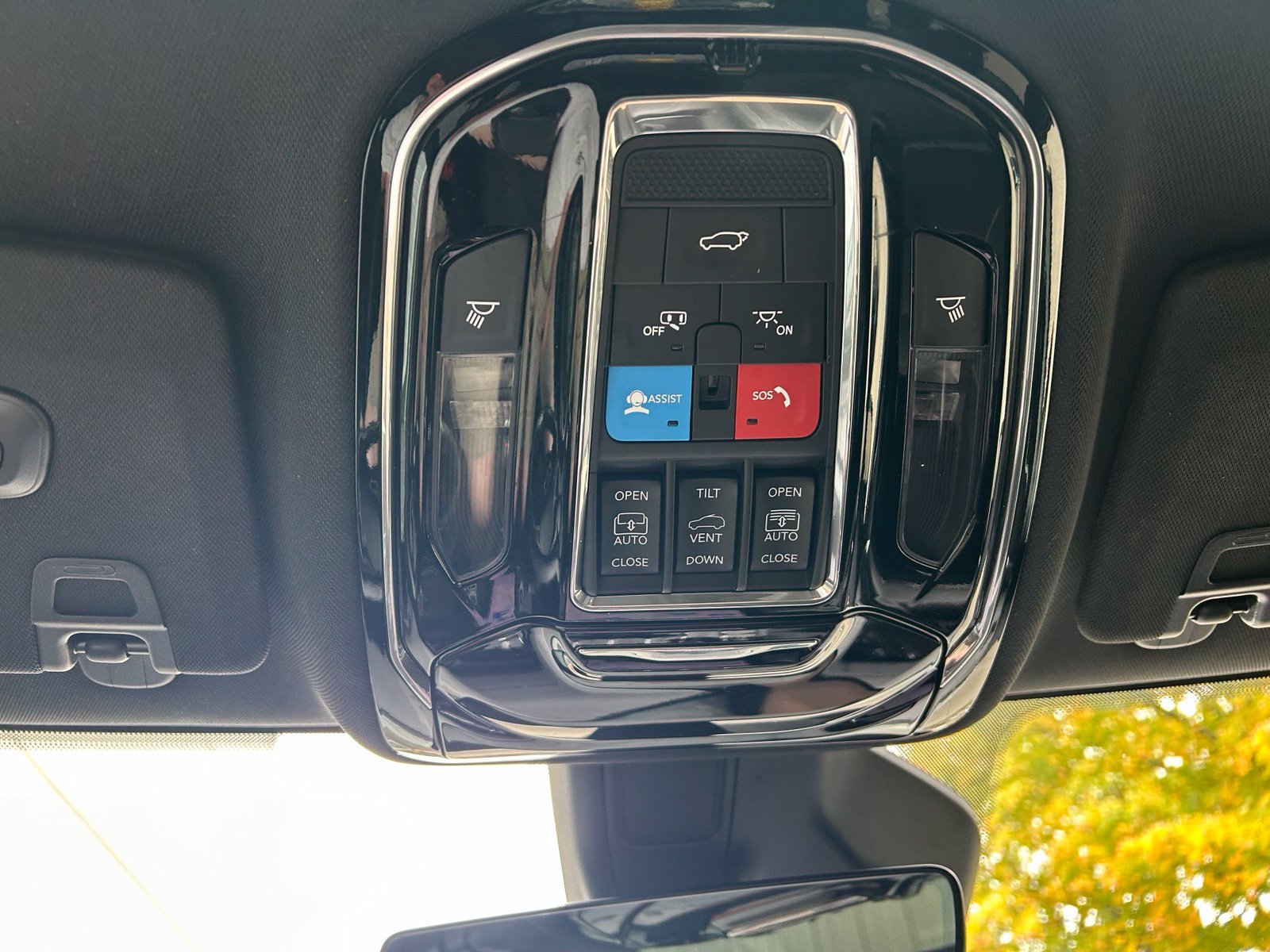 Used 2023 Jeep Grand Cherokee Overland AWD/4WD image 20
