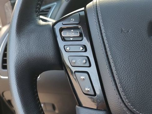 Used 2022 Nissan Armada Platinum w/ Captain's Chairs Package RWD image 21