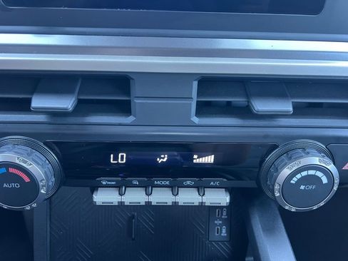 Used 2024 Toyota Tacoma TRD Off-Road image 4