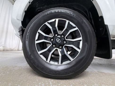 Certified 2023 Toyota Tacoma TRD Sport w/ Technology Package AWD/4WD image 15