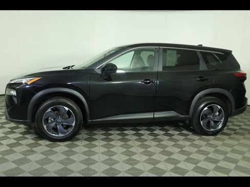 Used 2024 Nissan Rogue SV FWD image 11