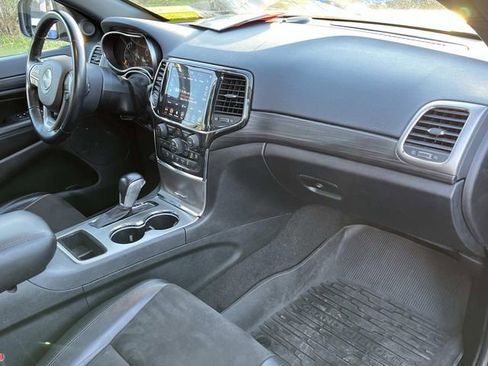 Used 2022 Jeep Grand Cherokee Altitude image 24