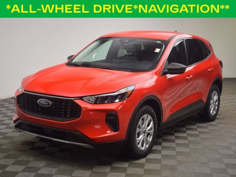 Used 2024 Ford Escape Active w/ Tech Pack #1 AWD/4WD image 3