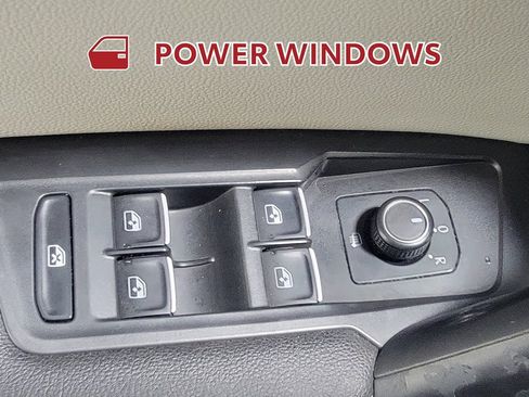 Used 2019 Volkswagen Tiguan SEL image 26