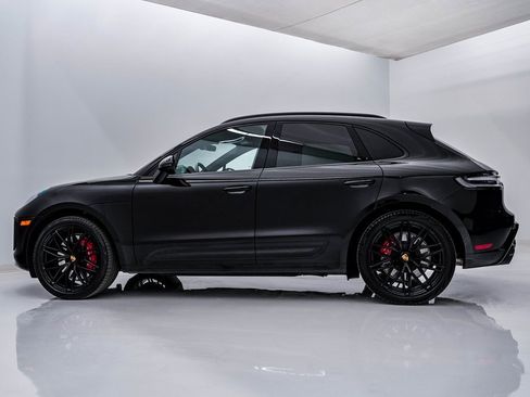 Certified 2023 Porsche Macan GTS image 2