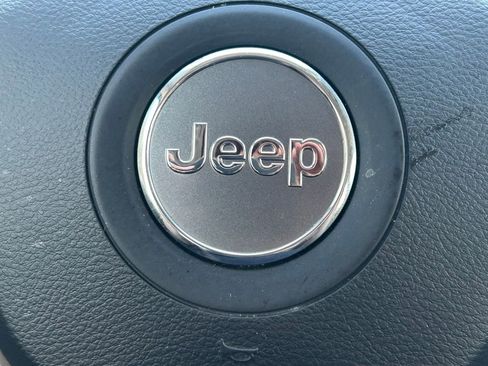 Used 2021 Jeep Cherokee Latitude Lux image 35