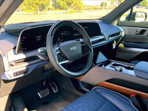 New 2026 Cadillac Vistiq Premium Luxury image 9