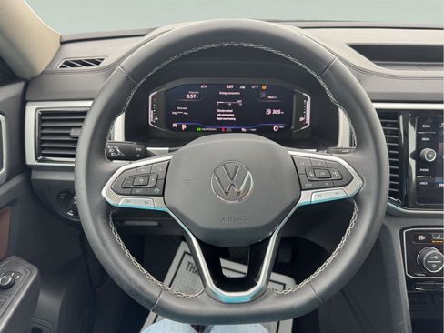 Used 2023 Volkswagen Atlas SE w/ Panoramic Sunroof Package image 23