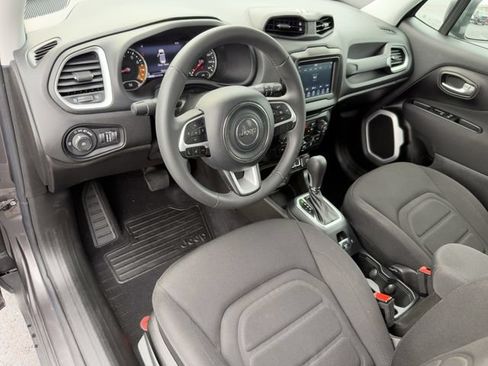 Used 2021 Jeep Renegade Latitude FWD image 13