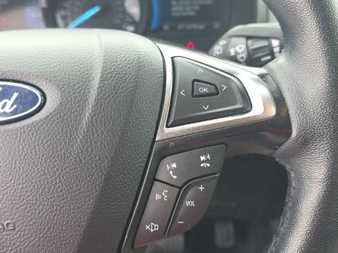 Used 2024 Ford Edge SEL image 16