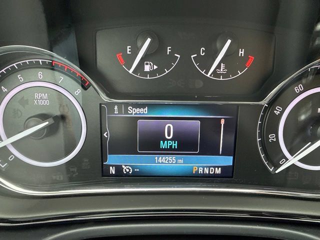 Used 2017 Buick Regal Sport Touring FWD image 17