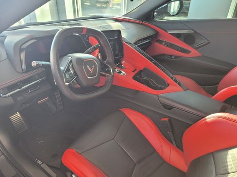 Used 2024 Chevrolet Corvette Stingray Preferred Conv image 9