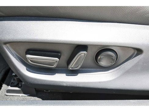 Used 2025 Toyota Camry SE w/ Convenience Package FWD image 27