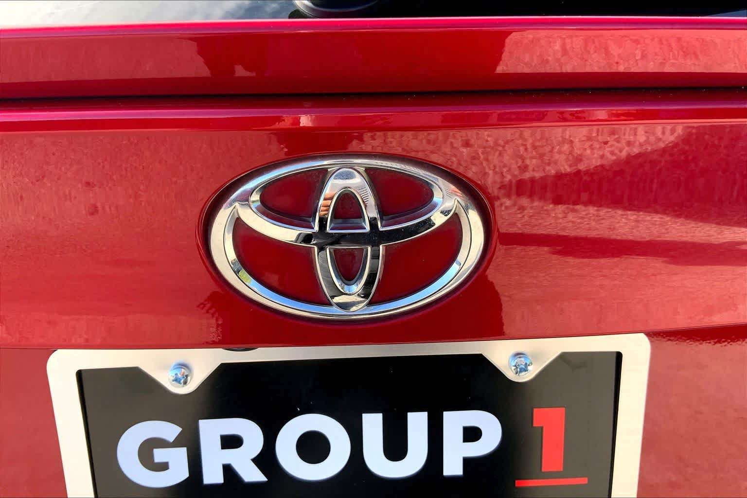 Used 2021 Toyota C-HR XLE FWD image 30