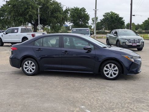 Used 2026 Toyota Corolla LE image 4