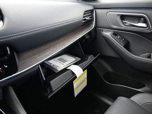 New 2026 Nissan Rogue Platinum image 36