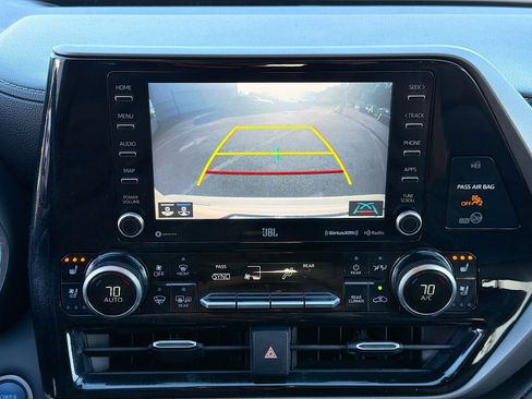 Used 2021 Toyota Highlander Limited image 34