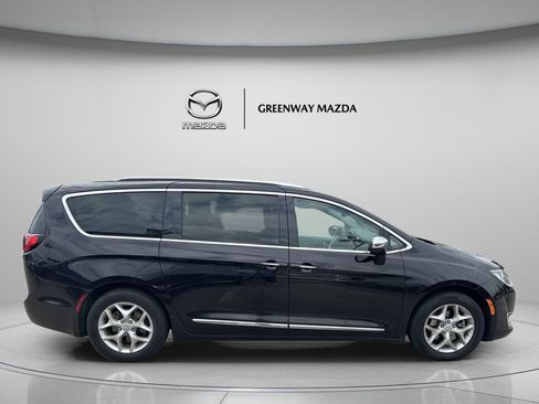Used 2019 Chrysler Pacifica Limited FWD image 8