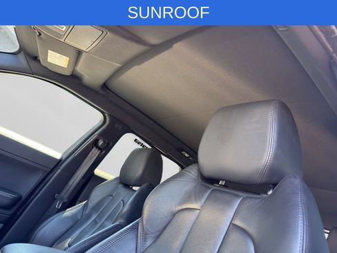 Used 2015 Land Rover Range Rover Evoque Pure Premium AWD/4WD image 2