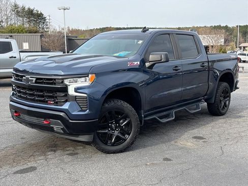 Used 2022 Chevrolet Silverado 1500 LT Trail Boss w/ Convenience Package II image 2