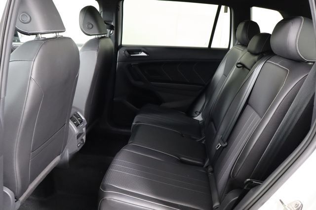 Used 2024 Volkswagen Tiguan SE R-Line AWD/4WD image 15