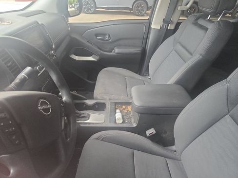 Used 2024 Nissan Frontier SV w/ Technology Package RWD image 9