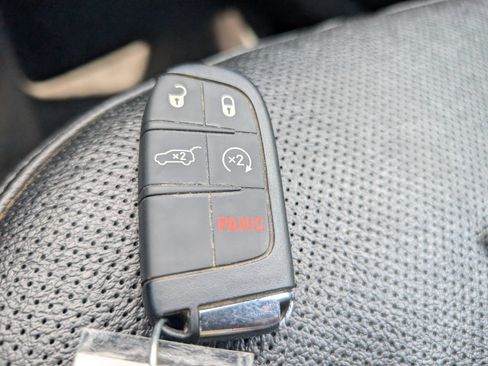 Used 2022 Jeep Compass High Altitude AWD/4WD image 36
