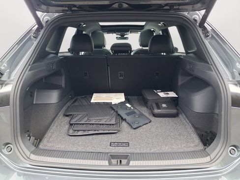 New 2025 Volkswagen Tiguan SE R-Line AWD/4WD image 29