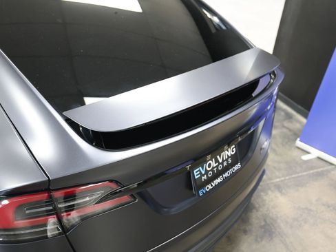 Used 2023 Tesla Model X Plaid image 15