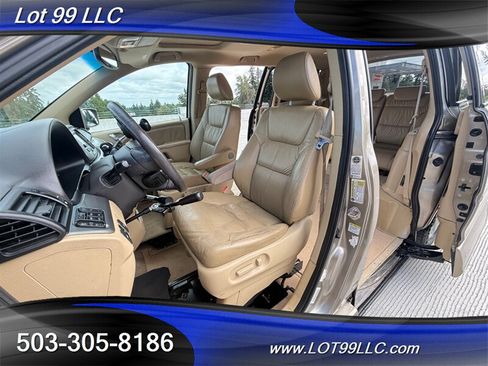 Used 2010 Honda Odyssey Touring image 17