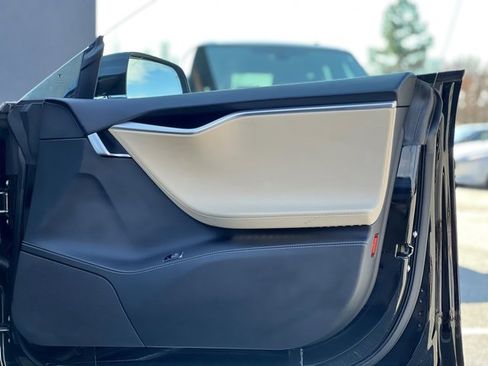 Used 2017 Tesla Model S 75D image 23
