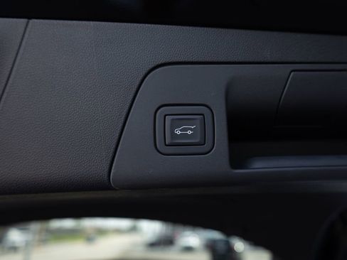 Used 2023 Buick Envision Avenir AWD/4WD image 31