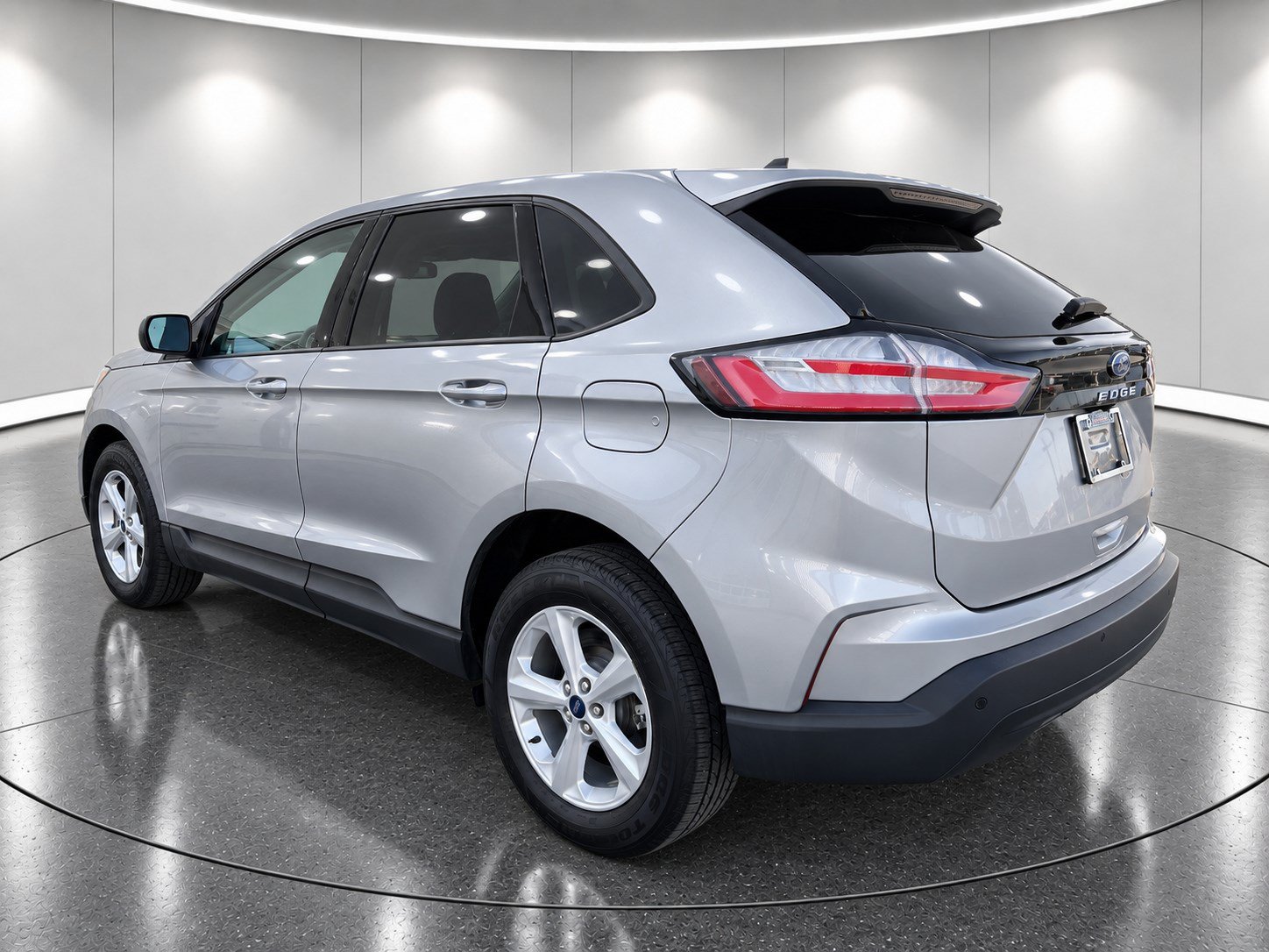 Used 2021 Ford Edge SE w/ Cargo Accessory Package AWD/4WD image 6