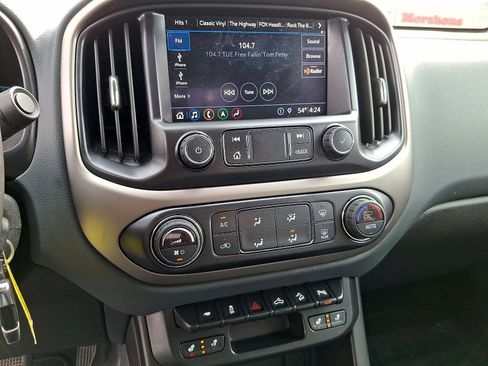 Used 2021 Chevrolet Colorado Z71 AWD/4WD image 14