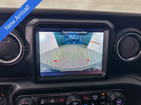 Used 2023 Jeep Wrangler Unlimited Sahara w/ Cold Weather Group image 19