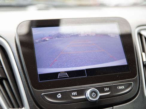 Used 2022 Chevrolet Malibu LT image 17