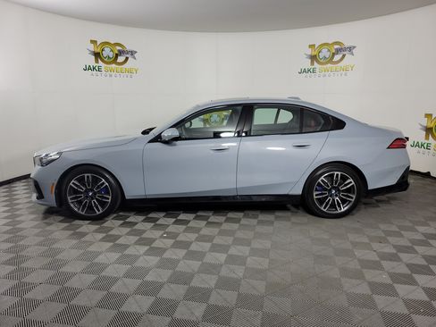Certified 2026 BMW 540i xDrive w/ M Sport Package AWD/4WD image 4