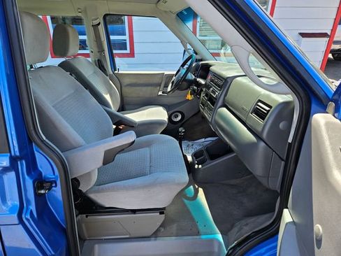 Used 2002 Volkswagen Eurovan GLS image 13