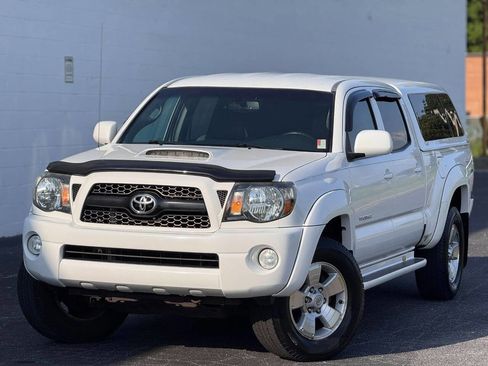Used 2011 Toyota Tacoma PreRunner image 1