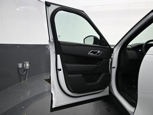 New 2026 Land Rover Range Rover Velar Dynamic SE image 10