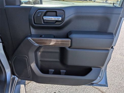 Used 2021 Chevrolet Silverado 1500 RST image 32